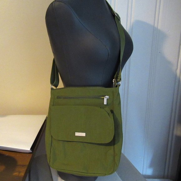 Baggallini Handbags - Green Baggalini Purse
